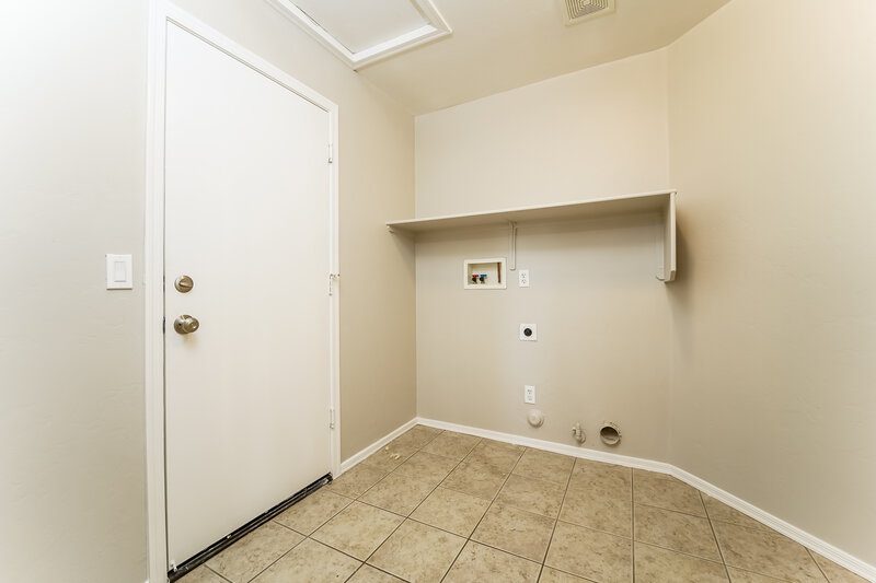 2,125/Mo, 60639 E Eagle Heights Dr SADDLEBROOKE, AZ 85739 Walk In Closet View