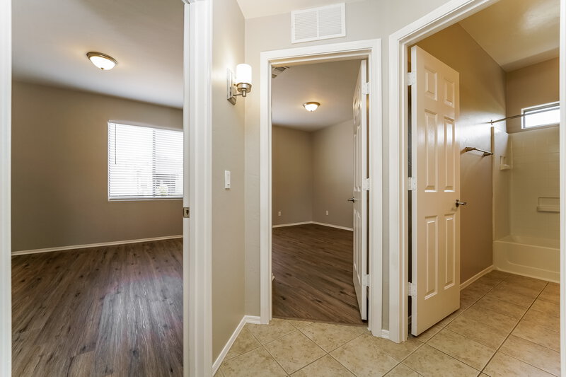 2,125/Mo, 60639 E Eagle Heights Dr SADDLEBROOKE, AZ 85739 Bathroom View