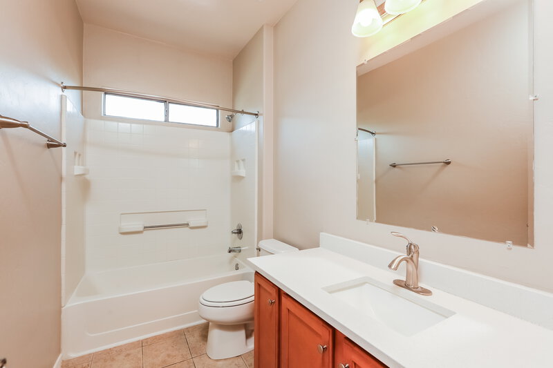 1,880/Mo, 60639 E Eagle Heights Dr SADDLEBROOKE, AZ 85739 Bathroom View