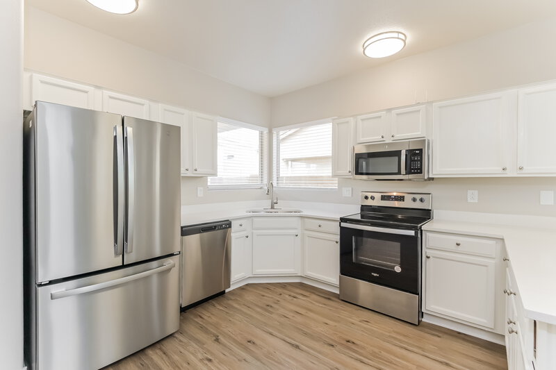 2,005/Mo, 93 E Calle del Rondador Sahuarita, AZ 85629 Kitchen View