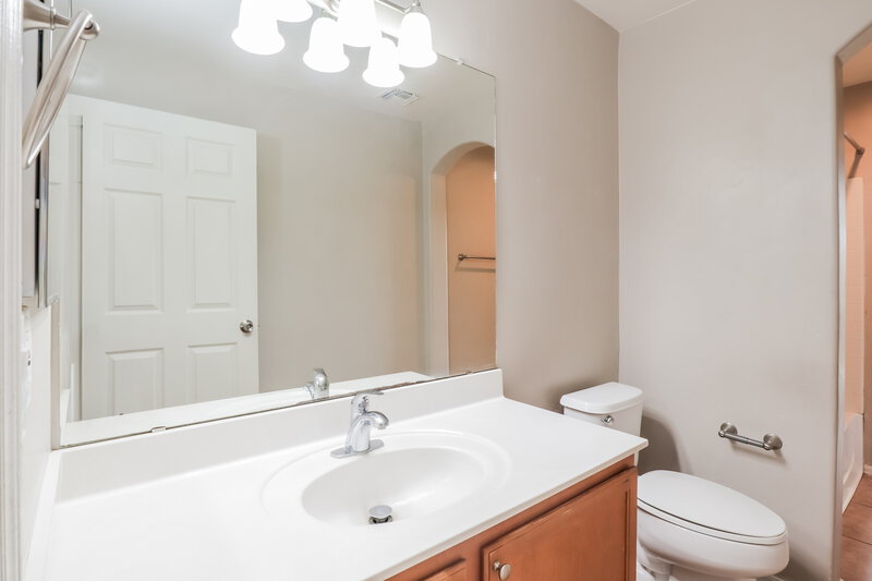 2,045/Mo, 5861 W Agave Bloom Ln Tucson, AZ 85735 Bathroom View