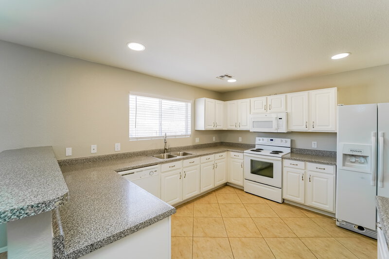1,805/Mo, 7332 S Messala Ct Tucson, AZ 85746 Kitchen View 2