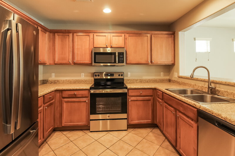 2,370/Mo, 10584 E Pleasant Pasture Dr Tucson, AZ 85747 Kitchen View 2