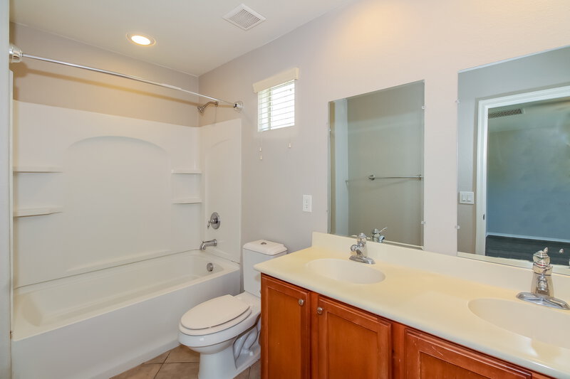 2,370/Mo, 10584 E Pleasant Pasture Dr Tucson, AZ 85747 Bathroom View