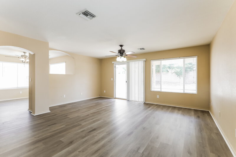 1,885/Mo, 9030 E Muleshoe St Tucson, AZ 85747 Family Room View 2