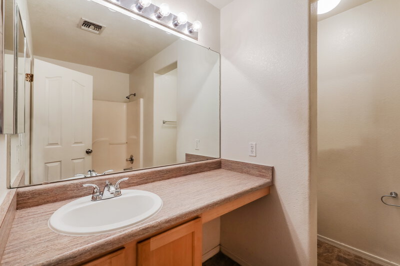 1,975/Mo, 9646 E Paseo San Ardo Tucson, AZ 85747 Bathroom View