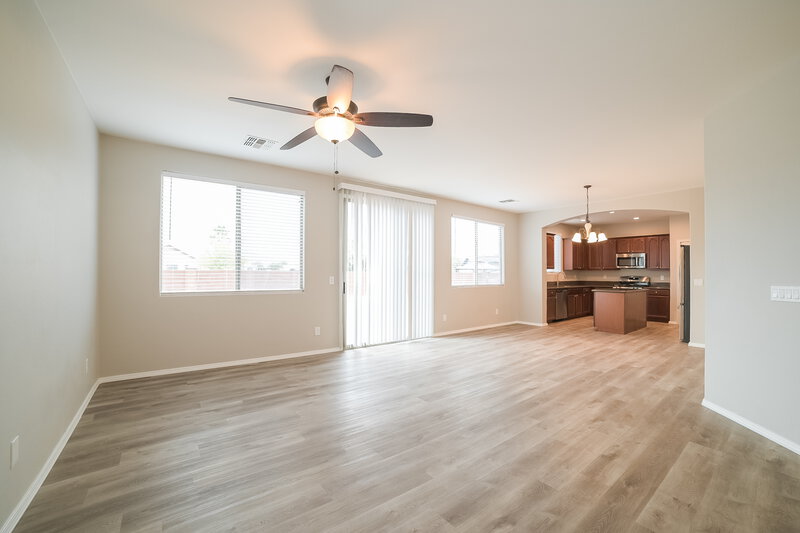 2,060/Mo, 7614 W Tenderfoot Dr Tucson, AZ 85757 Living Room View 2