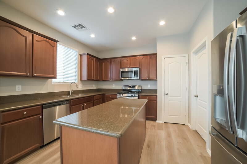 2,060/Mo, 7614 W Tenderfoot Dr Tucson, AZ 85757 Kitchen View