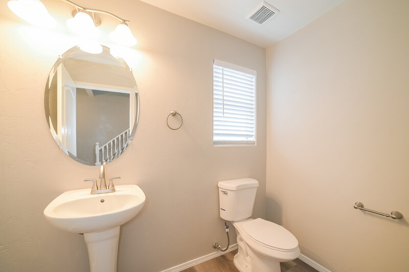2,060/Mo, 7614 W Tenderfoot Dr Tucson, AZ 85757 Bathroom View 2