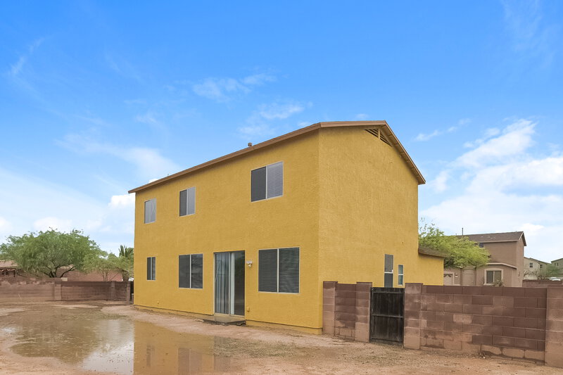 2,060/Mo, 7614 W Tenderfoot Dr Tucson, AZ 85757 Rear View