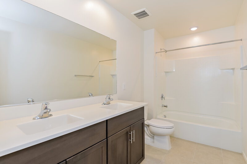 1,945/Mo, 11215 S Weismann Dr Vail, AZ 85641 Bathroom View