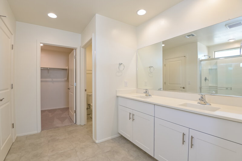 1,795/Mo, 11219 S Weismann Dr Vail, AZ 85641 Main Bathroom View