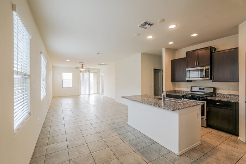 1,675/Mo, 11208 S Weismann Dr Vail, AZ 85641 Dining Room View