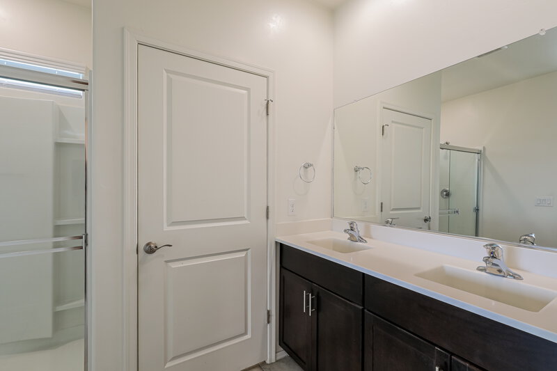 1,675/Mo, 11208 S Weismann Dr Vail, AZ 85641 Main Bathroom View