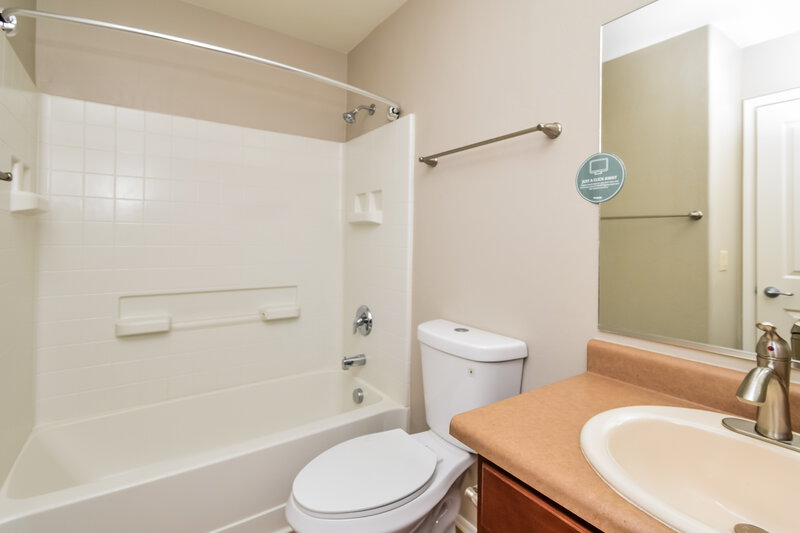 1,725/Mo, 624 W Calle Marojo Sahuarita, AZ 85629 Bathroom View