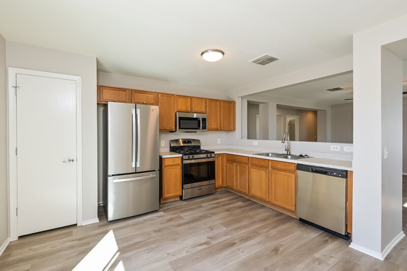 1,840/Mo, 1097 W Camino Hombre Viejo Sahuarita, AZ 85629 Kitchen View