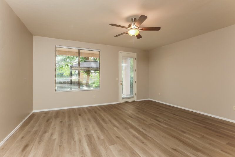 2,600/Mo, 15360 S Camino Agua Azul Sahuarita, AZ 85629 Living Room View