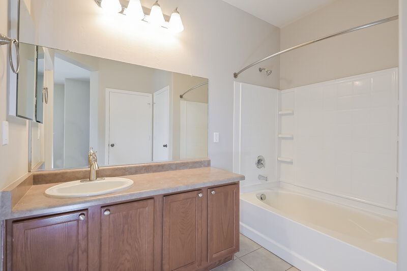 2,030/Mo, 12068 W Makenna Ln Marana, AZ 85653 Main Bathroom View 3