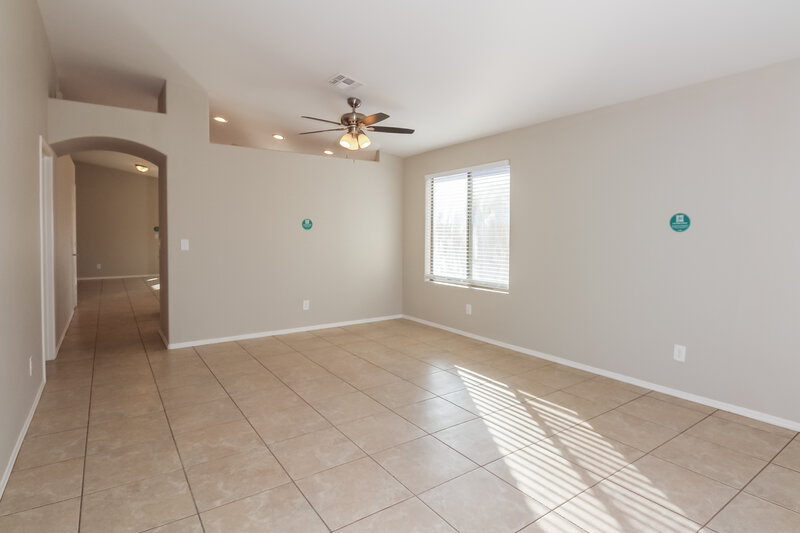 1,980/Mo, 8523 N Cantora Way Tucson, AZ 85743 Living Room View 2