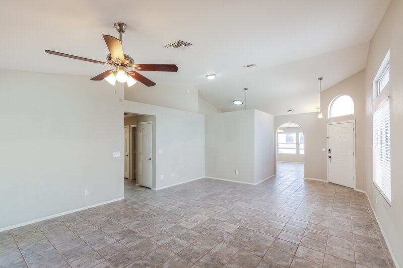 1,825/Mo, 2999 W Sky Ranch Trl Tucson, AZ 85742 Living Room View 2
