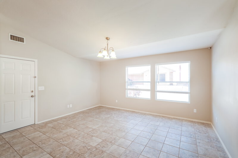 1,825/Mo, 2999 W Sky Ranch Trl Tucson, AZ 85742 Dining Room View 2