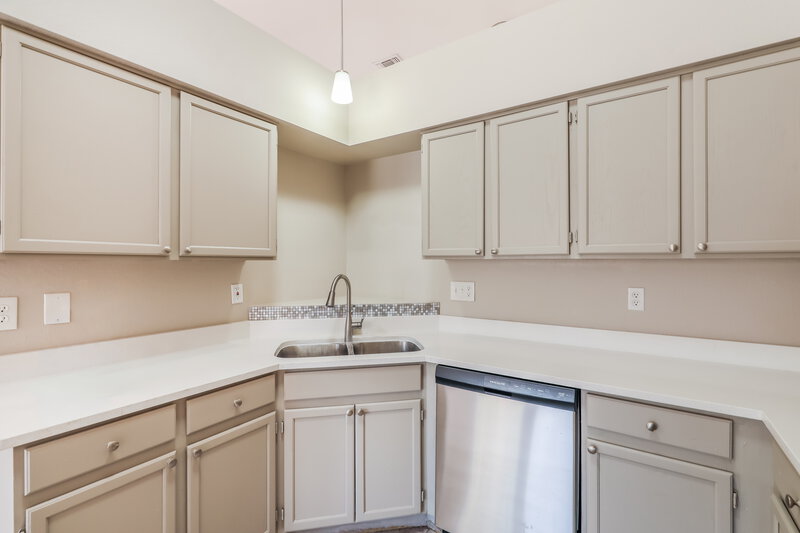 1,825/Mo, 2999 W Sky Ranch Trl Tucson, AZ 85742 Kitchen View 2