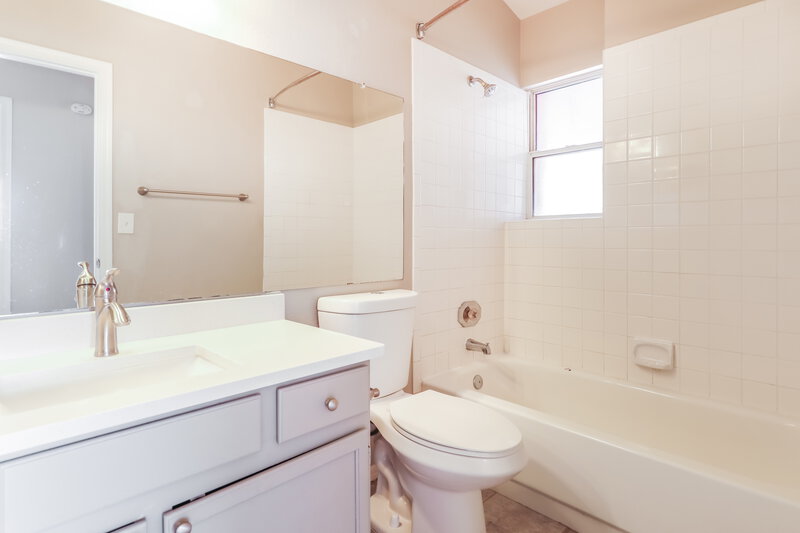 1,825/Mo, 2999 W Sky Ranch Trl Tucson, AZ 85742 Bathroom View
