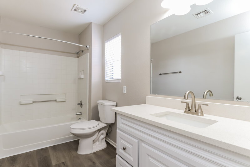 2,225/Mo, 7356 S Messala Ct Tucson, AZ 85746 Main Bathroom View