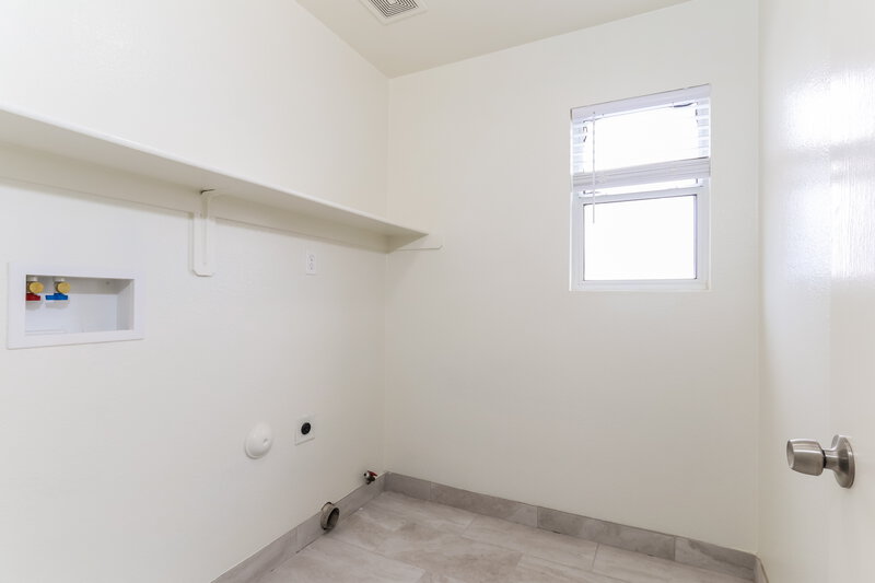 2,225/Mo, 7356 S Messala Ct Tucson, AZ 85746 Laundry Room View