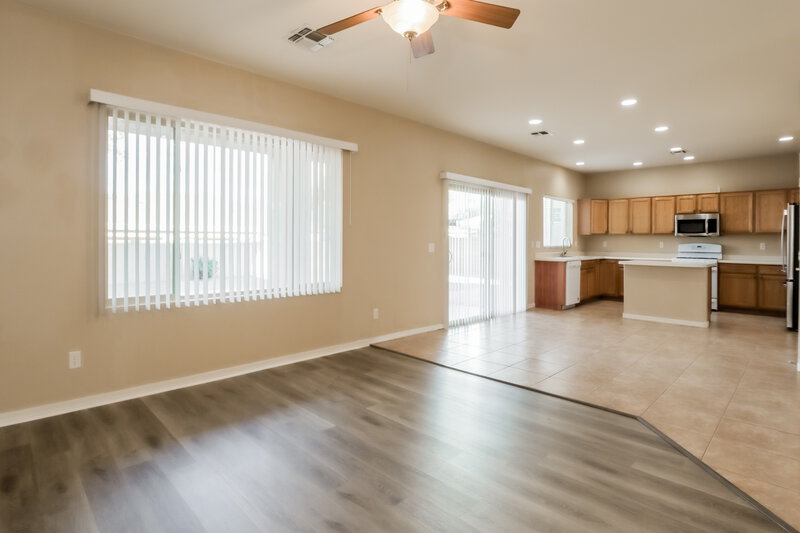 1,825/Mo, 15007 S Camino Rio Puerco Sahuarita, AZ 85629 Living Room View 2