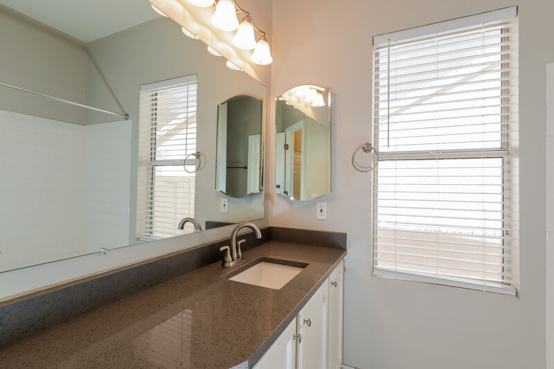 1,755/Mo, 10132 E Paseo San Bernardo Tucson, AZ 85747 Bathroom View