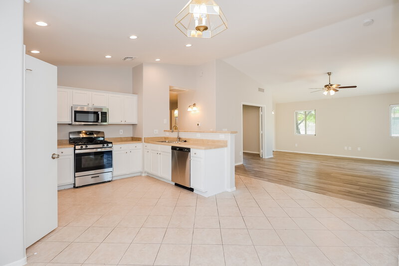 2,055/Mo, 3530 S Desert Promenade Rd Tucson, AZ 85735 Dining Room View