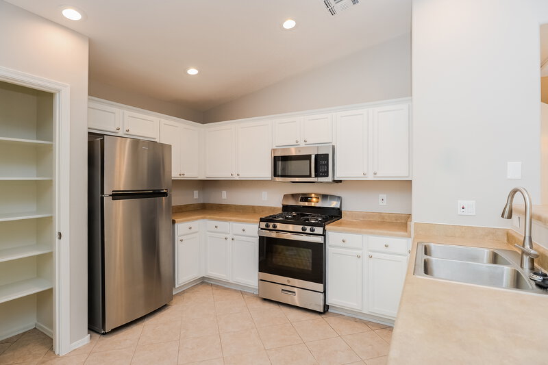 2,055/Mo, 3530 S Desert Promenade Rd Tucson, AZ 85735 Kitchen View