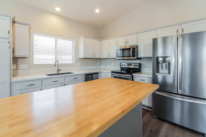 3,160/Mo, 6570 S Via Molino de Viento Tucson, AZ 85757 Kitchen View 2