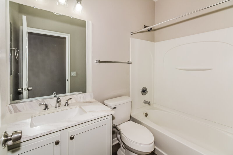 3,160/Mo, 6570 S Via Molino de Viento Tucson, AZ 85757 Bathroom View