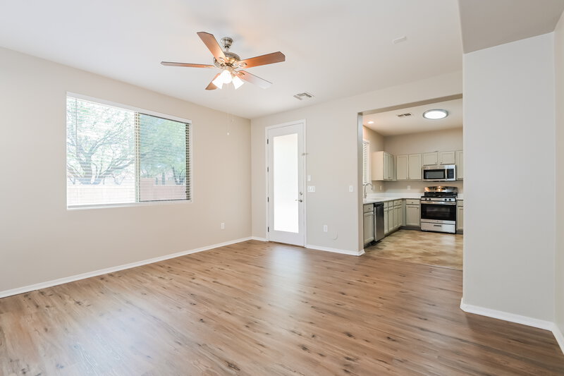 2,025/Mo, 67 W Calle Gota Sahuarita, AZ 85629 Family Room View