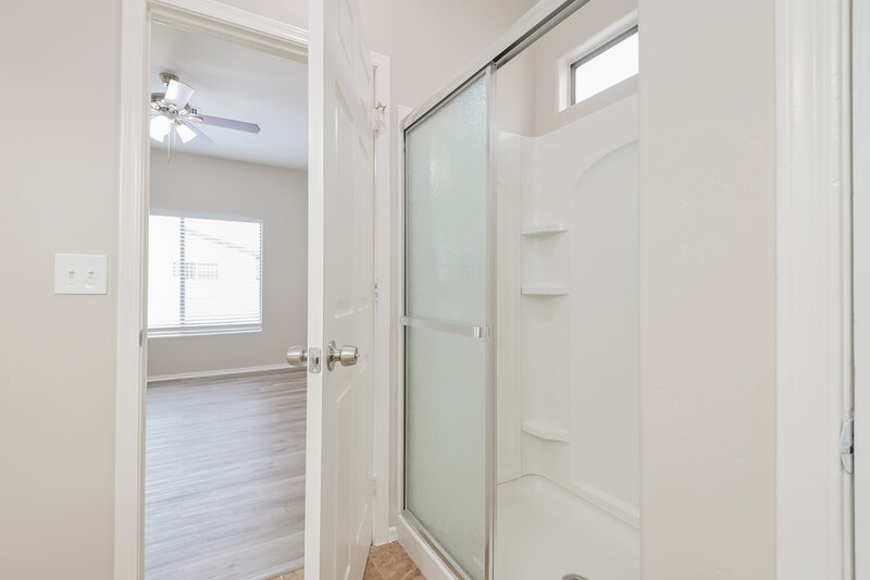 1,635/Mo, 3562 E Felix Blvd Tucson, AZ 85706 Main Bathroom View 2