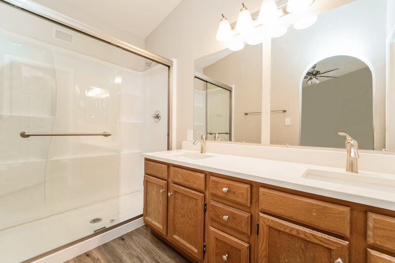 2,070/Mo, 3674 W Thundercloud Loop Tucson, AZ 85742 Main Bathroom View