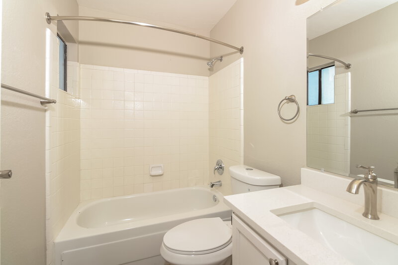 1,960/Mo, 3054 W Artebella Way Tucson, AZ 85742 Bathroom View