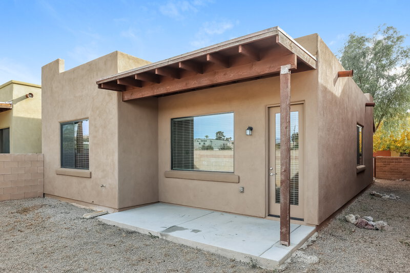 2,040/Mo, 8756 E Perry Park Cir Tucson, AZ 85730 Rear View 2