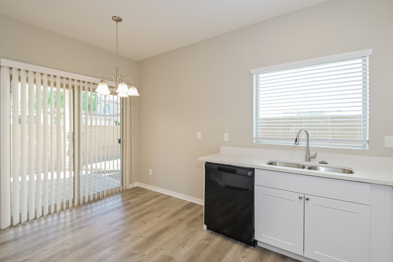 1,785/Mo, 134 W Camino Rancho Palomas Sahuarita, AZ 85629 Dining Room View