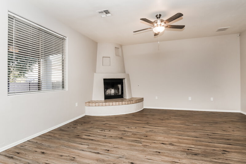 2,760/Mo, 68 W Camino Presidio Quemado Sahuarita, AZ 85629 Family Room View