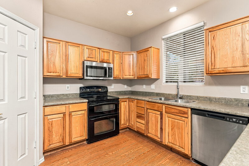 2,355/Mo, 68 W Camino Presidio Quemado Sahuarita, AZ 85629 Kitchen View