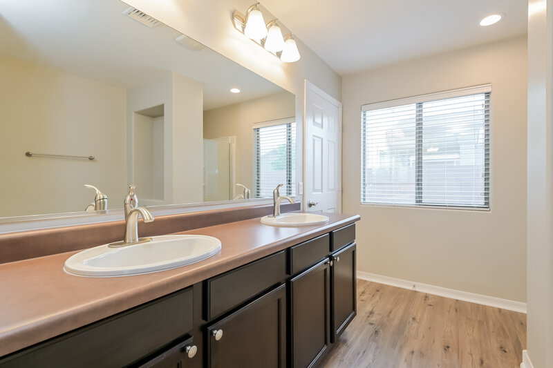 1,980/Mo, 4098 E Shadow Branch Dr Tucson, AZ 85756 Main Bathroom View 2