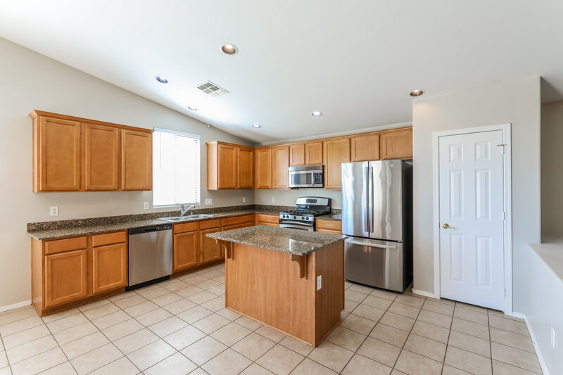 2,085/Mo, 12465 N Stone Ring Dr Marana, AZ 85653 Kitchen View
