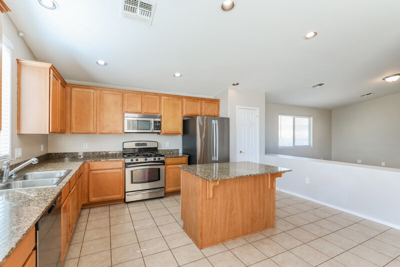 2,085/Mo, 12465 N Stone Ring Dr Marana, AZ 85653 Kitchen View 2