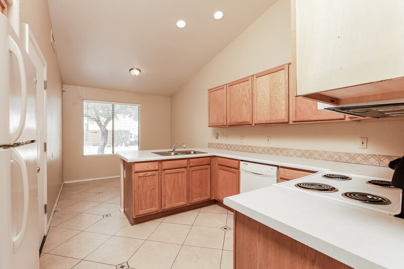 1,890/Mo, 4398 W Veranda St Tucson, AZ 85741 Kitchen View