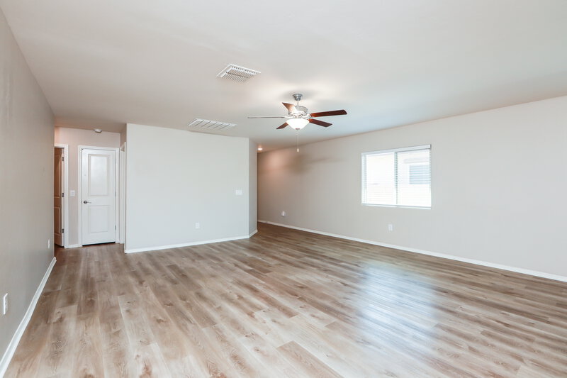 1,900/Mo, 12835 N Peony Dr Marana, AZ 85653 Living Room View 2