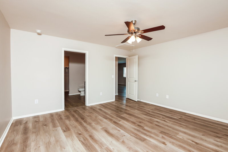 1,900/Mo, 12835 N Peony Dr Marana, AZ 85653 Main Bedroom View 2