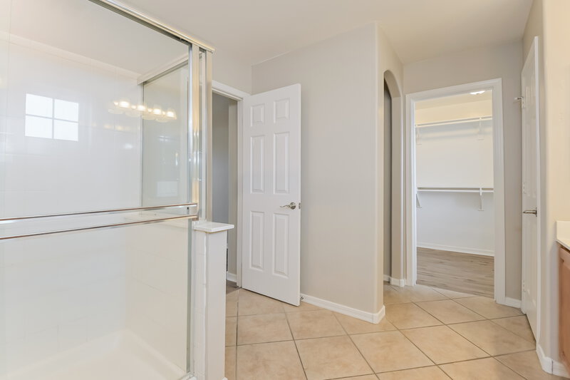 2,070/Mo, 126 E Calle del Rondador Sahuarita, AZ 85629 Main Bathroom View 2